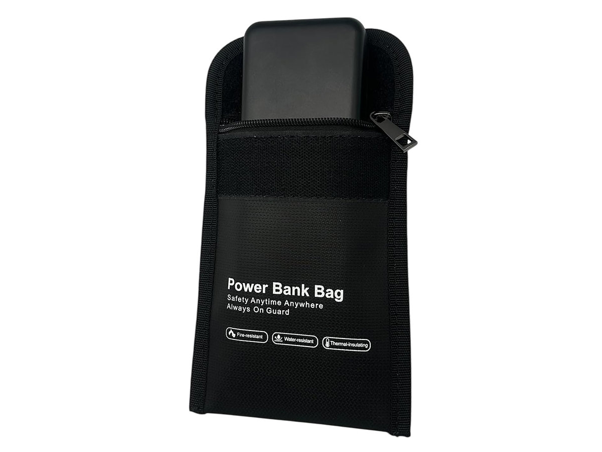 モバイルバッテリ発火時の延焼を抑えるケース