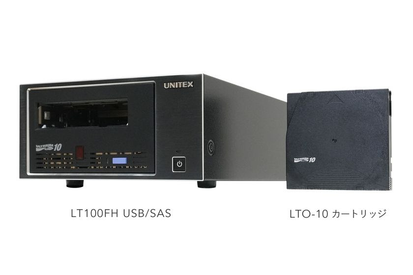 容量100TBのLTO-10に対応したUSB/SAS両対応磁気テープドライブ