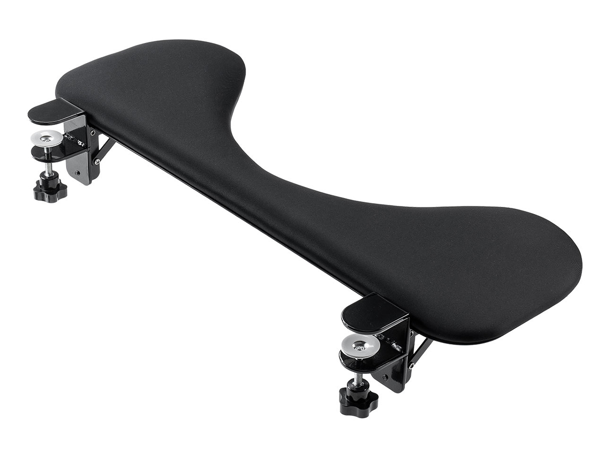 サンワサプライ、クランプ式で固定する幅67cmのリストレスト 