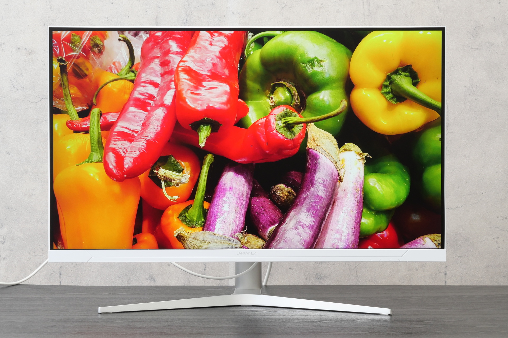 【レビュー】クラス最安値で買える圧倒的作業領域。JAPANNEXTの31.5型6Kモニター「JN-X6K」レビュー