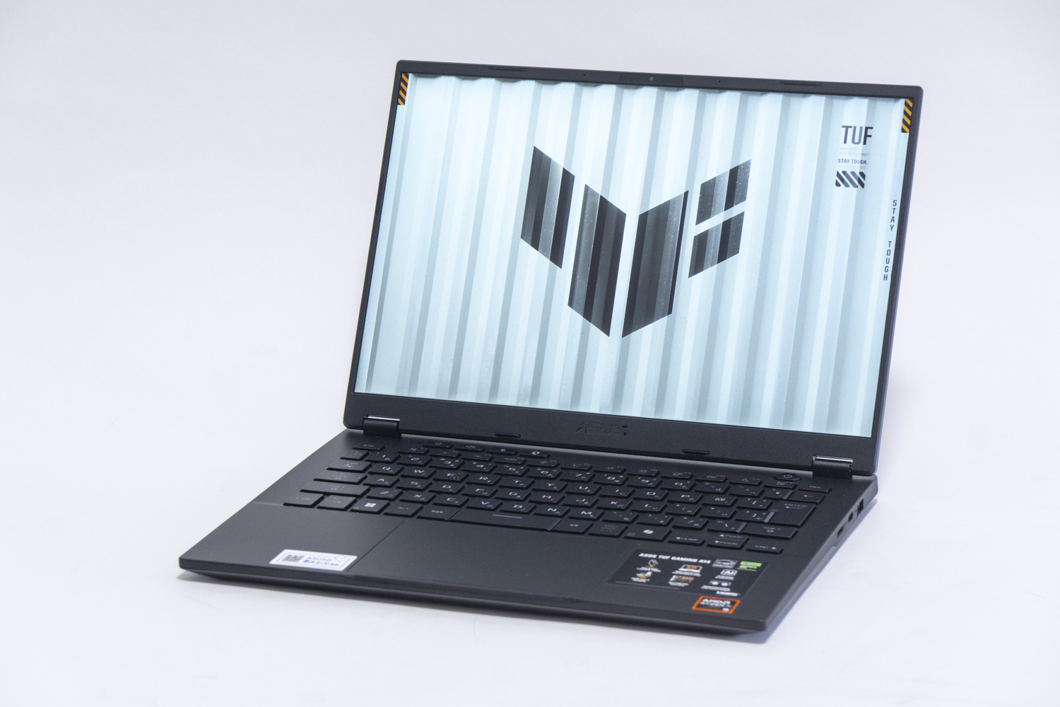 【やじうまミニレビュー】軽さと性能を両立。GeForce RTX 5060搭載で1.5kg切りの軽量ゲーミングノート