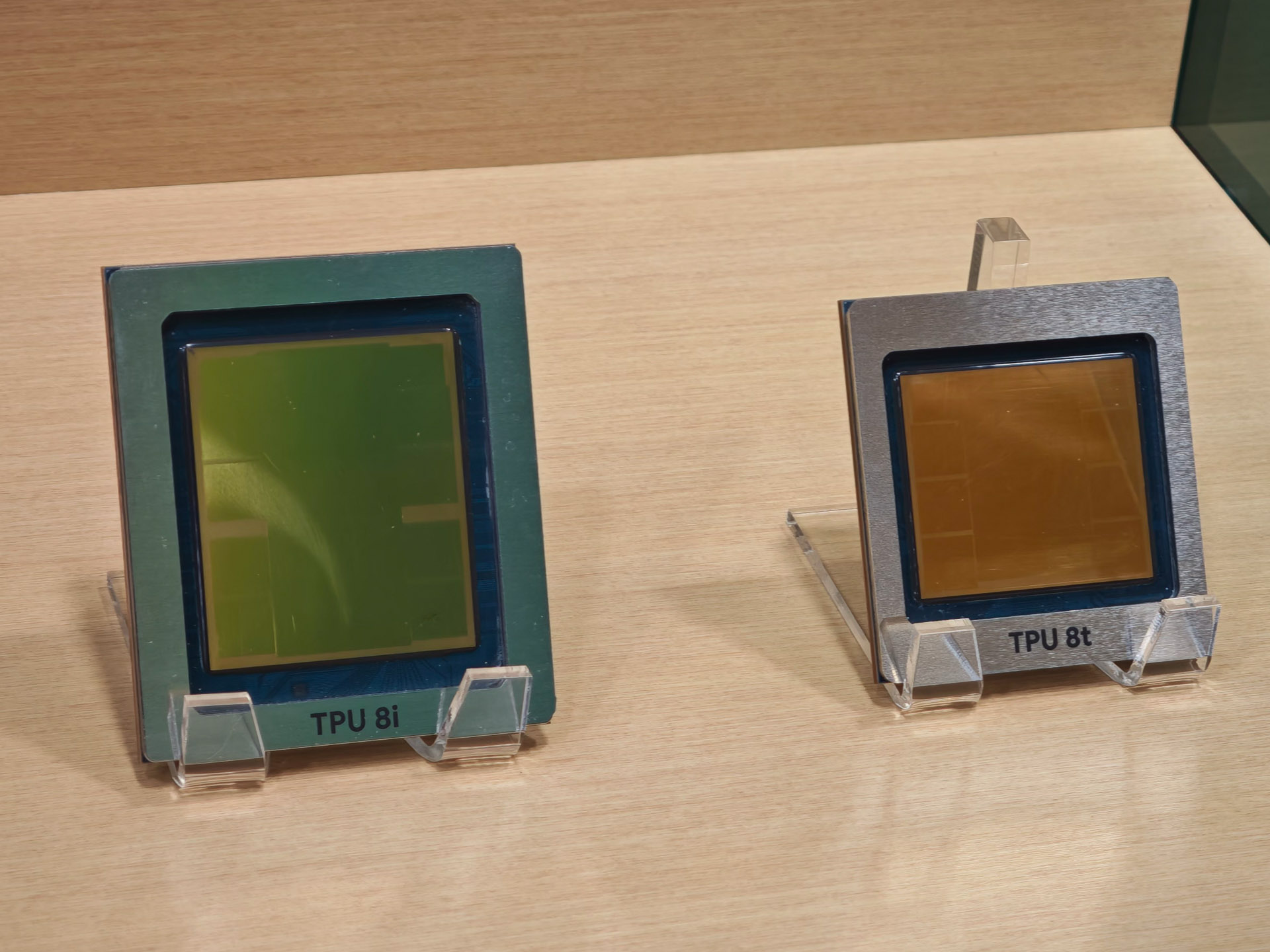 【笠原一輝のユビキタス情報局】Googleの新型AI演算チップ「TPU 8t」と「TPU 8i」は何が違うのか？