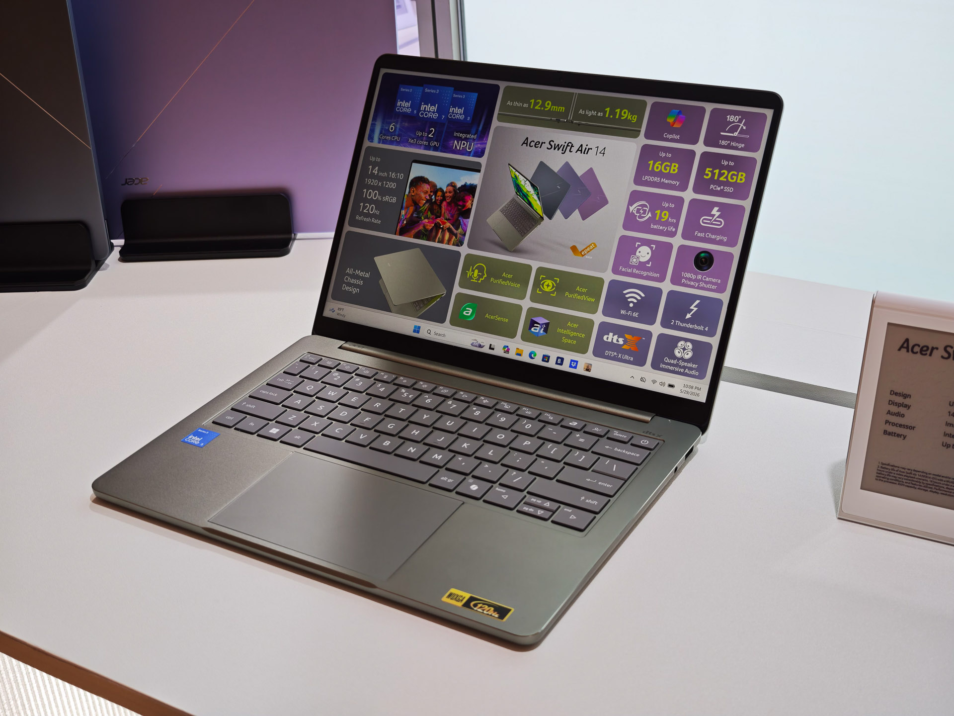 1.19kgの軽量14型ノート「Swift Air 14」、Coreシリーズ3搭載。スナドラノートも