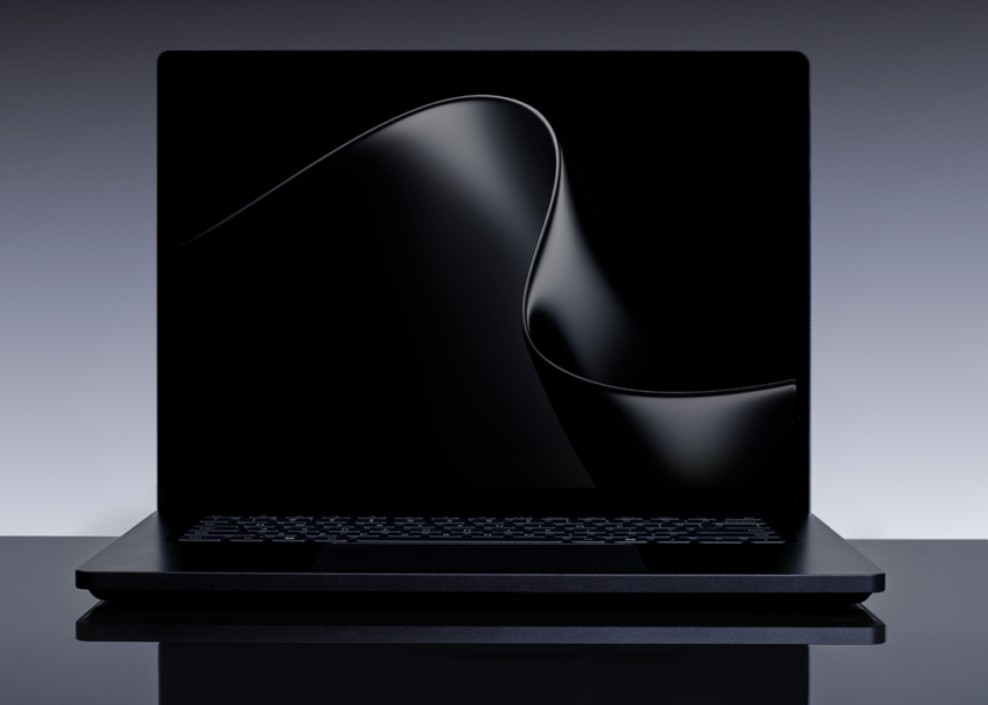 RTX Spark搭載ノート「Surface Laptop Ultra」見参！120BのLLMも動作