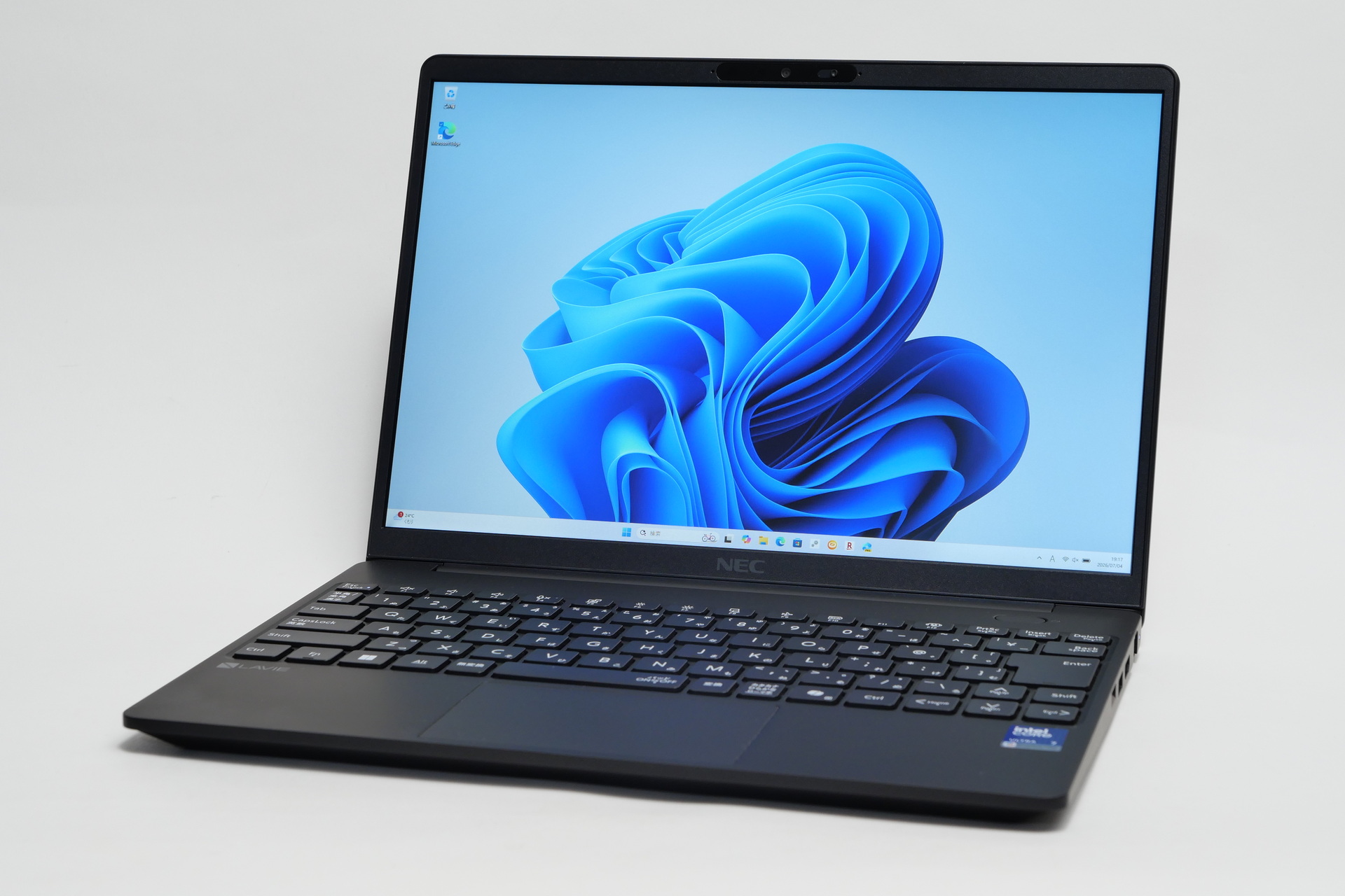 【PC短評】バッテリ25時間駆動！あえて1世代前CPUで高コスパな1kg切りモバイルノート「LAVIE NEXTREME」