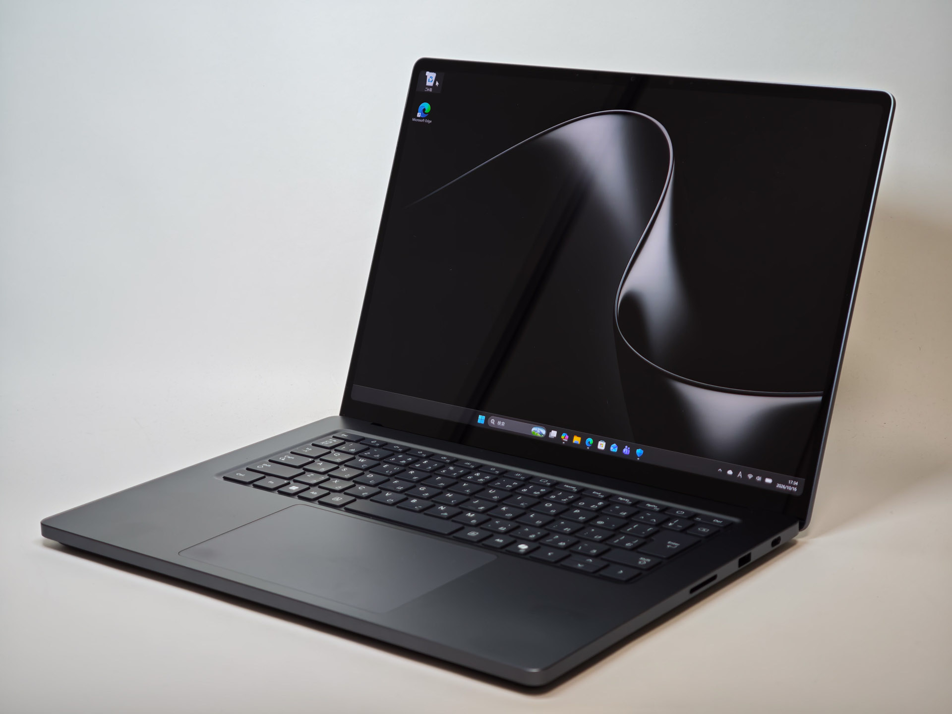 【笠原一輝のユビキタス情報局】 フロンティアモデルAIを出先でも！NVIDIA RTX Spark搭載Surface実機レビュー